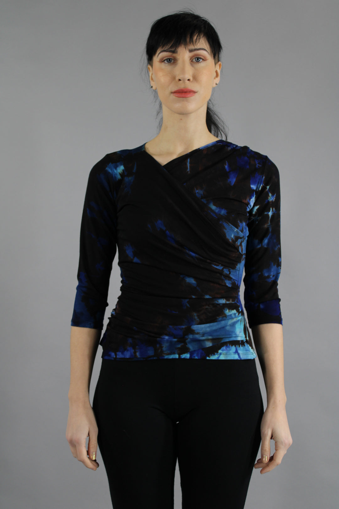 Robe hippie bohème noire imprimée tie and dye - Ma Robe Bohème Robe hippie bohème noire imprimée tie and dye - Ma Robe Bohème